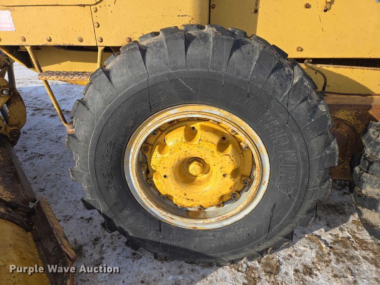 image for item EB1286 1964 Caterpillar 120 motor grader