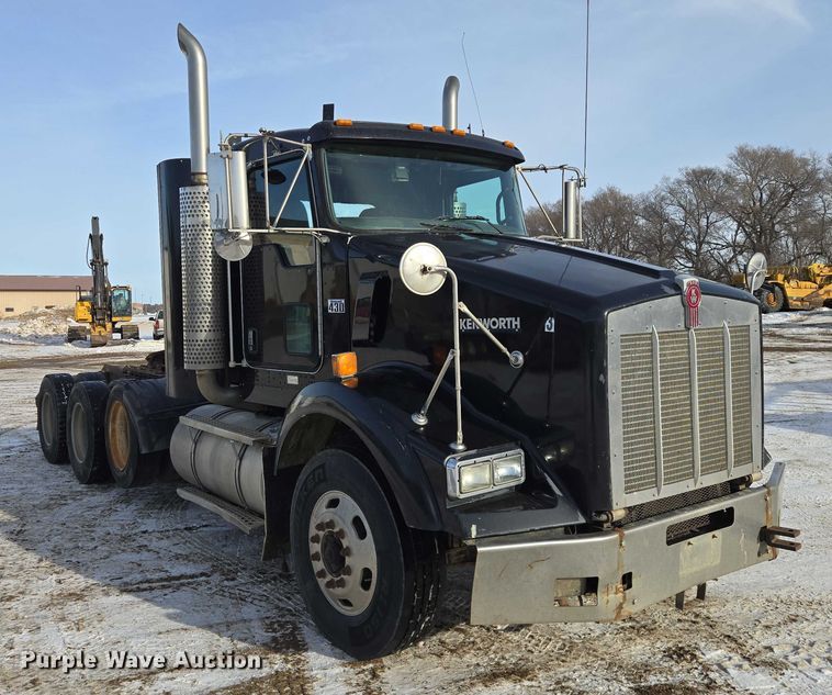 image for item EB1287 2007 Kenworth T800 semi truck
