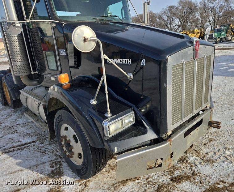 image for item EB1287 2007 Kenworth T800 semi truck