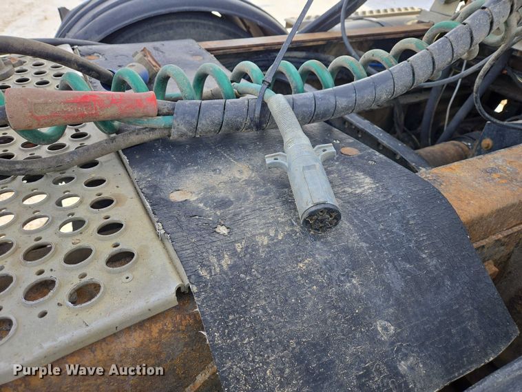 image for item EB1287 2007 Kenworth T800 semi truck