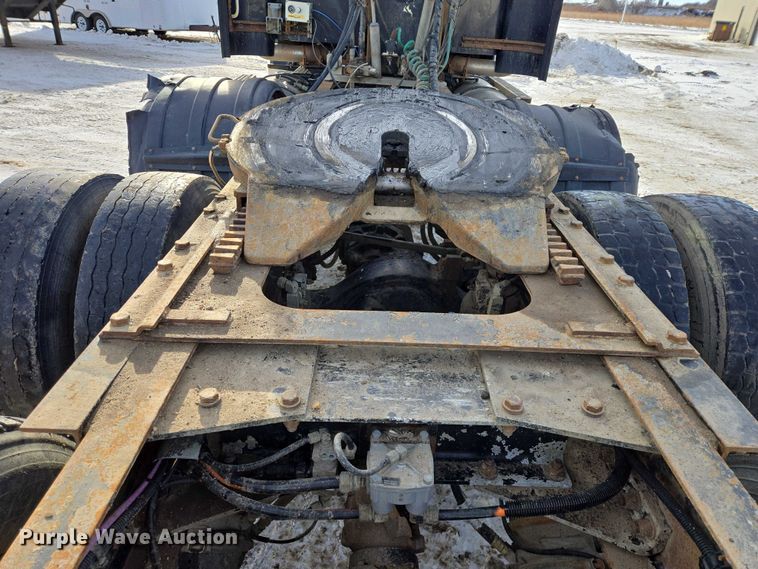 image for item EB1287 2007 Kenworth T800 semi truck