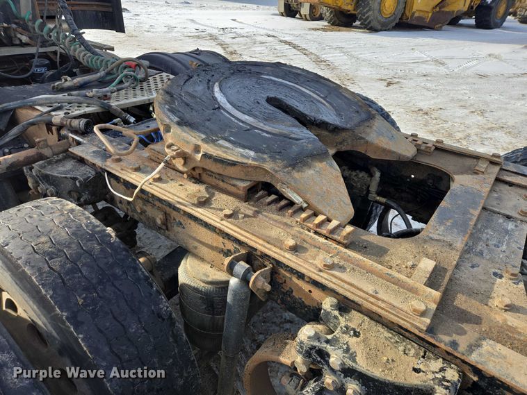 image for item EB1287 2007 Kenworth T800 semi truck