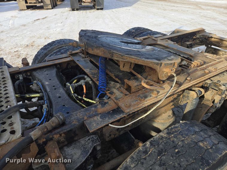 image for item EB1287 2007 Kenworth T800 semi truck