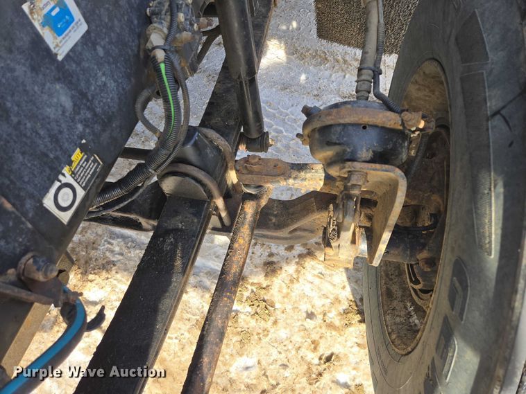 image for item EB1287 2007 Kenworth T800 semi truck