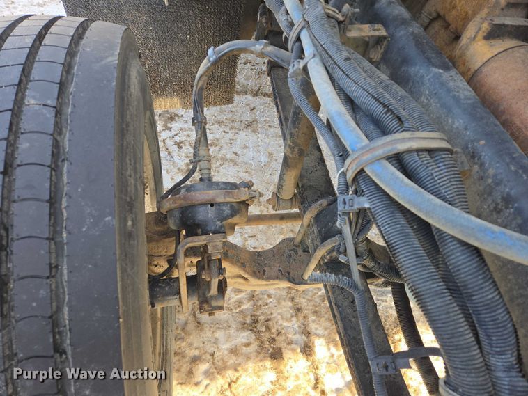 image for item EB1287 2007 Kenworth T800 semi truck