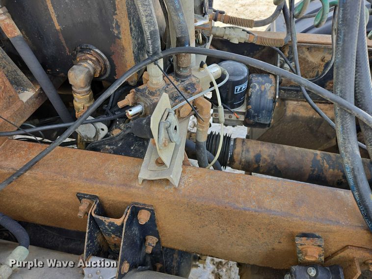 image for item EB1287 2007 Kenworth T800 semi truck