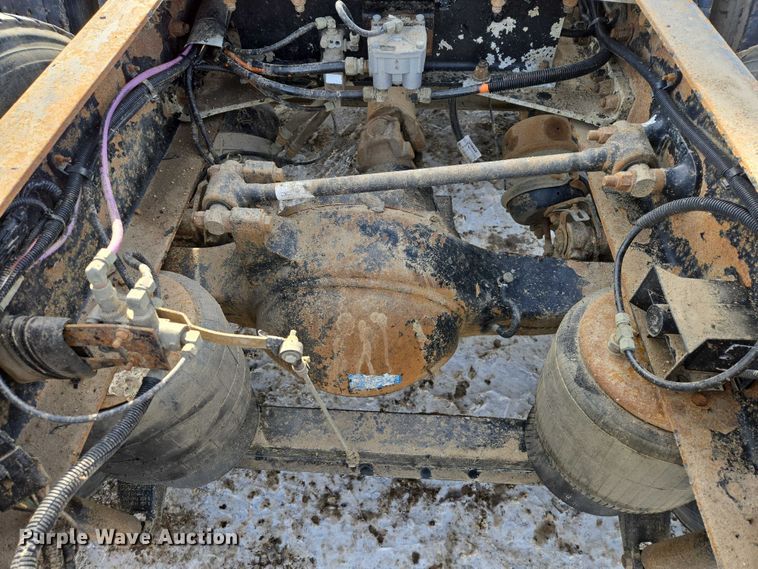 image for item EB1287 2007 Kenworth T800 semi truck