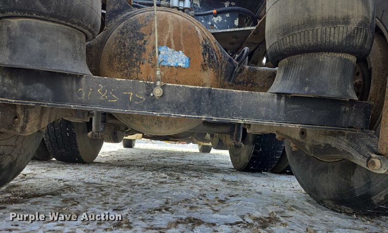 image for item EB1287 2007 Kenworth T800 semi truck