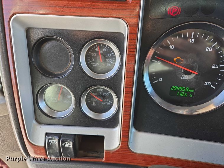 image for item EB1287 2007 Kenworth T800 semi truck