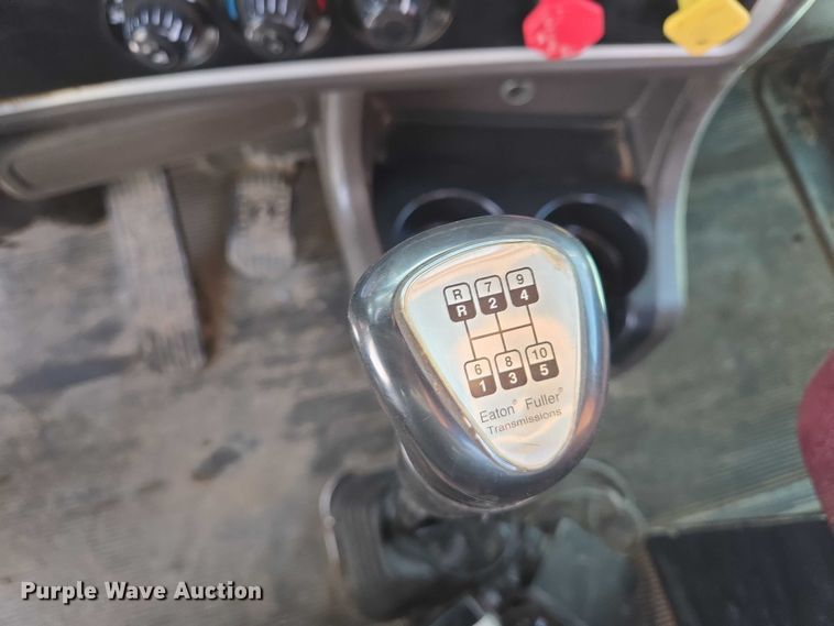 image for item EB1287 2007 Kenworth T800 semi truck