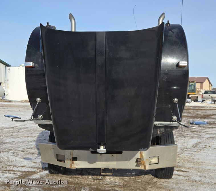 image for item EB1287 2007 Kenworth T800 semi truck