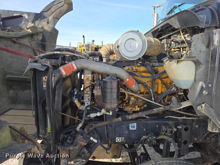 image for item EB1287 2007 Kenworth T800 semi truck