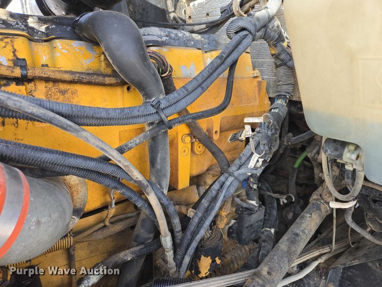 image for item EB1287 2007 Kenworth T800 semi truck