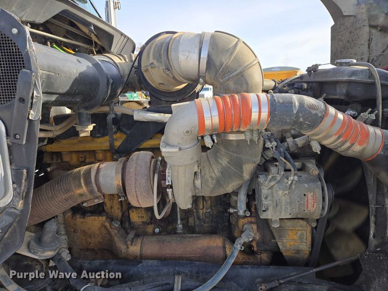 image for item EB1287 2007 Kenworth T800 semi truck