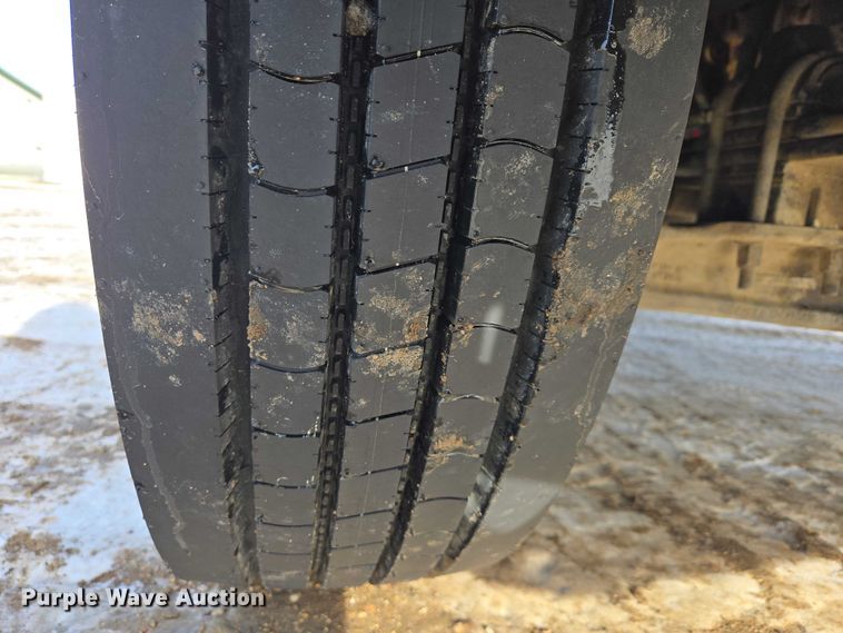 image for item EB1287 2007 Kenworth T800 semi truck