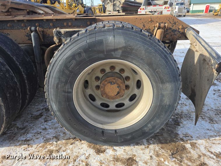 image for item EB1287 2007 Kenworth T800 semi truck