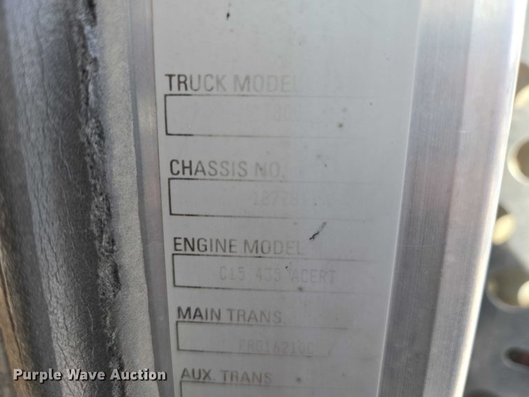 image for item EB1287 2007 Kenworth T800 semi truck