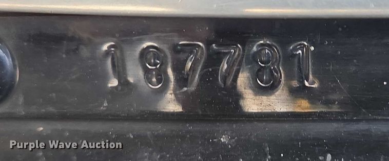 image for item EB1287 2007 Kenworth T800 semi truck