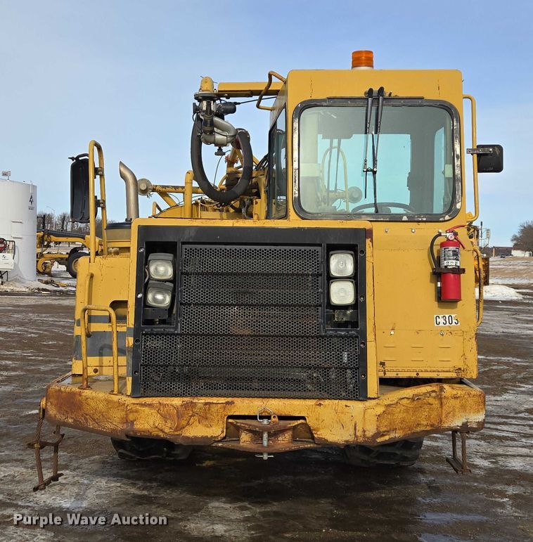 image for item EB1289 1993 Caterpillar 613C water wagon