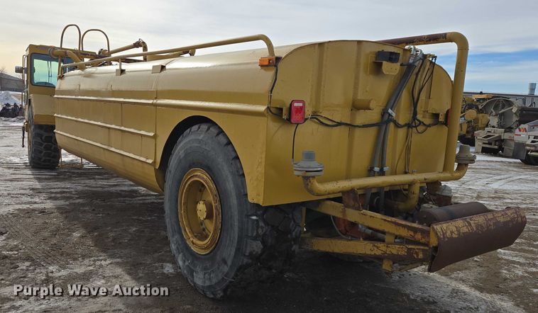 image for item EB1289 1993 Caterpillar 613C water wagon