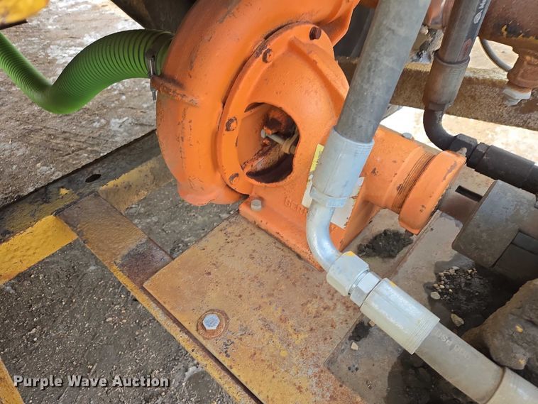 image for item EB1289 1993 Caterpillar 613C water wagon