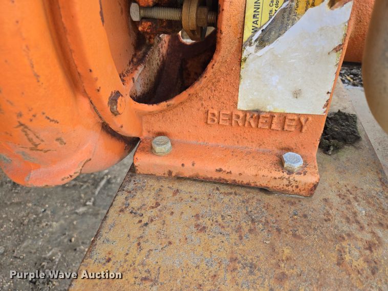 image for item EB1289 1993 Caterpillar 613C water wagon