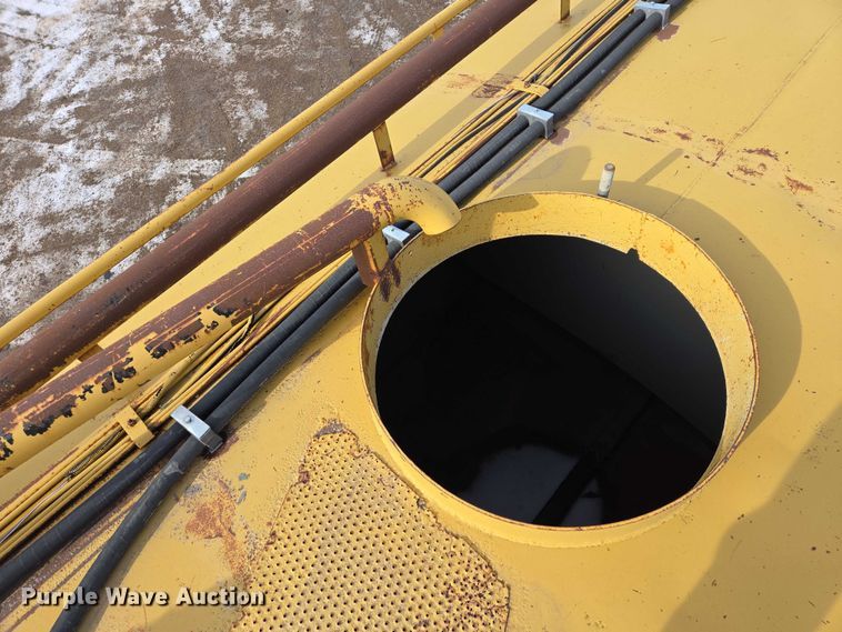 image for item EB1289 1993 Caterpillar 613C water wagon