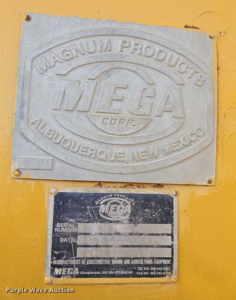 image for item EB1289 1993 Caterpillar 613C water wagon