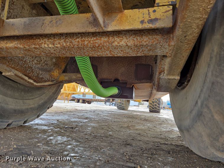 image for item EB1289 1993 Caterpillar 613C water wagon