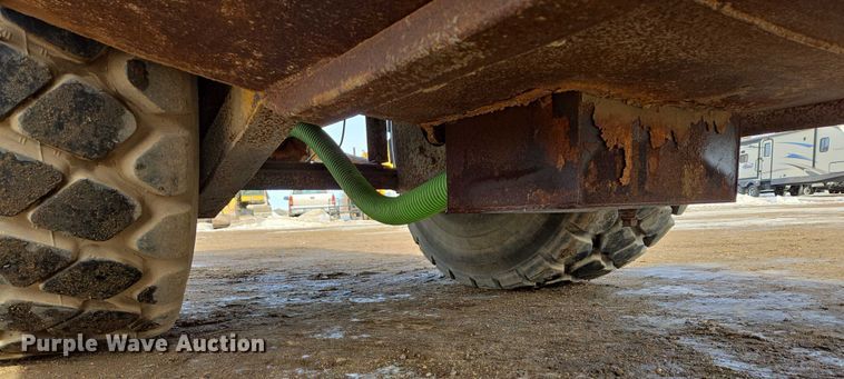 image for item EB1289 1993 Caterpillar 613C water wagon