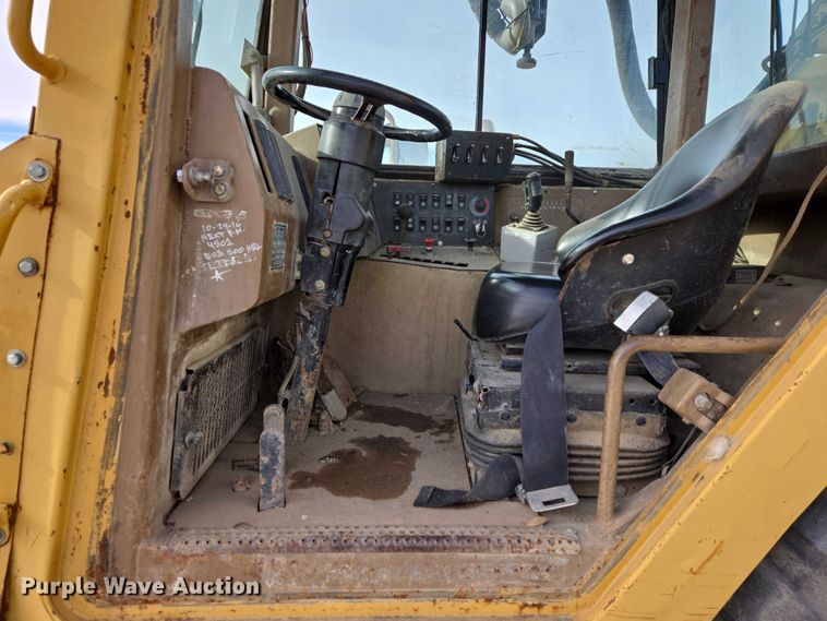 image for item EB1289 1993 Caterpillar 613C water wagon