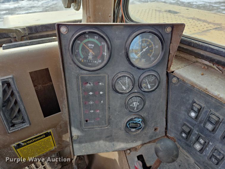 image for item EB1289 1993 Caterpillar 613C water wagon