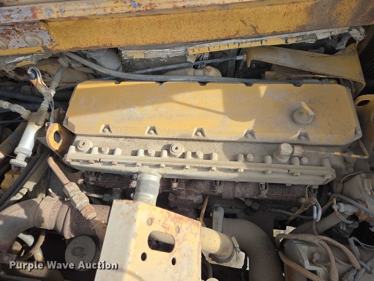 image for item EB1289 1993 Caterpillar 613C water wagon