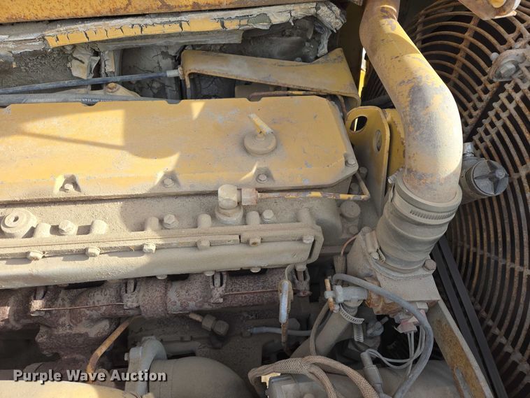 image for item EB1289 1993 Caterpillar 613C water wagon