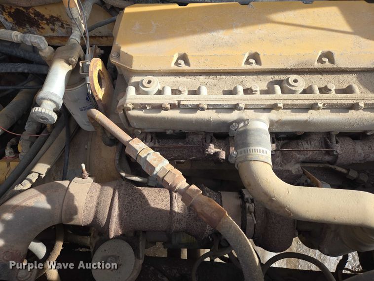 image for item EB1289 1993 Caterpillar 613C water wagon