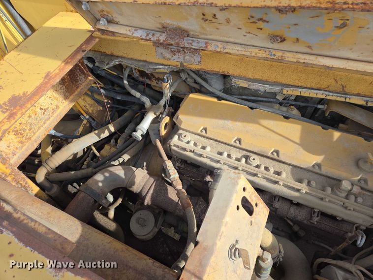 image for item EB1289 1993 Caterpillar 613C water wagon