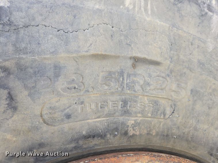 image for item EB1289 1993 Caterpillar 613C water wagon