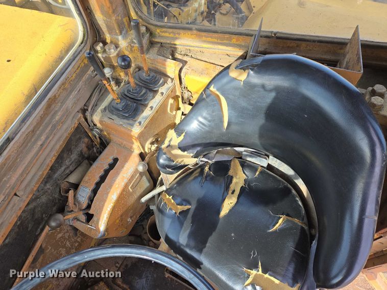 image for item EB1290 1982 Caterpillar 627B conventional scraper 