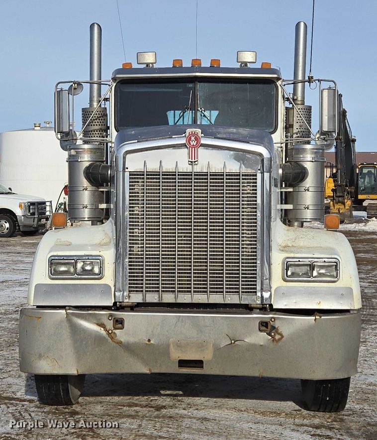 image for item EB1291 2001 Kenworth W900 semi truck