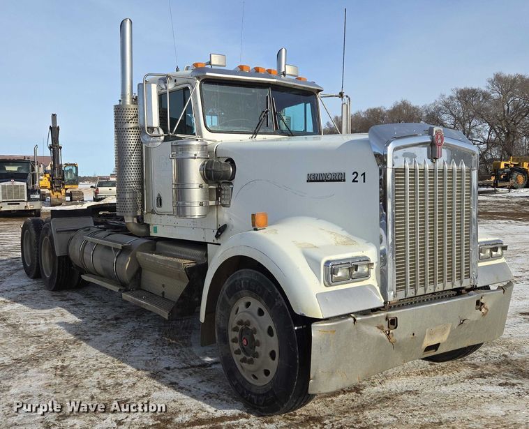 image for item EB1291 2001 Kenworth W900 semi truck