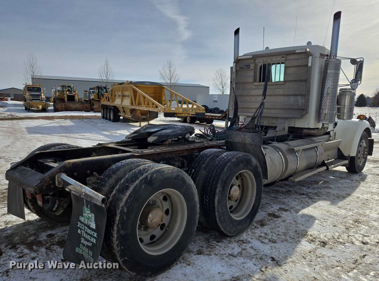 image for item EB1291 2001 Kenworth W900 semi truck