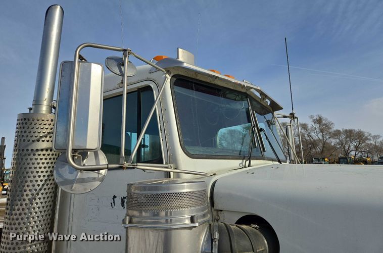 image for item EB1291 2001 Kenworth W900 semi truck