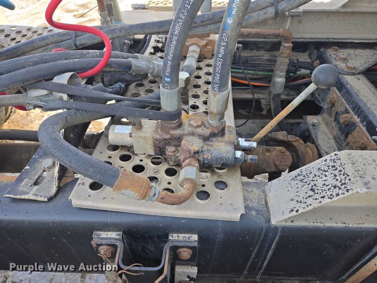 image for item EB1291 2001 Kenworth W900 semi truck