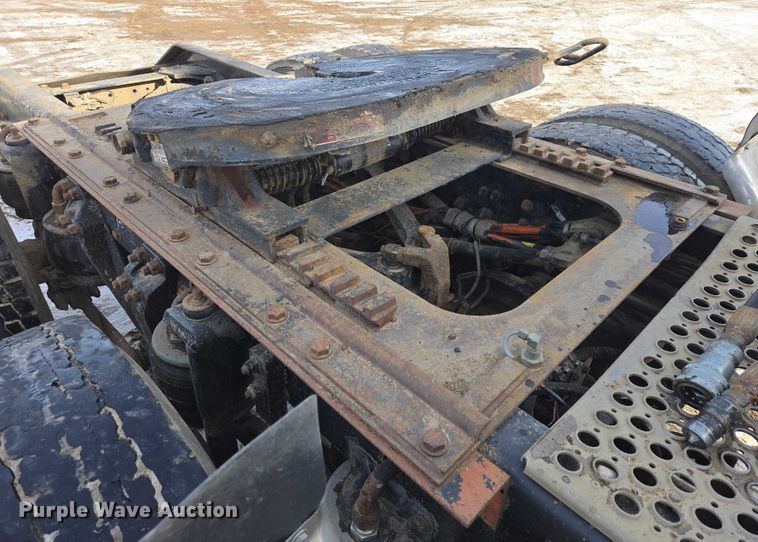 image for item EB1291 2001 Kenworth W900 semi truck