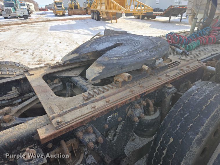 image for item EB1291 2001 Kenworth W900 semi truck