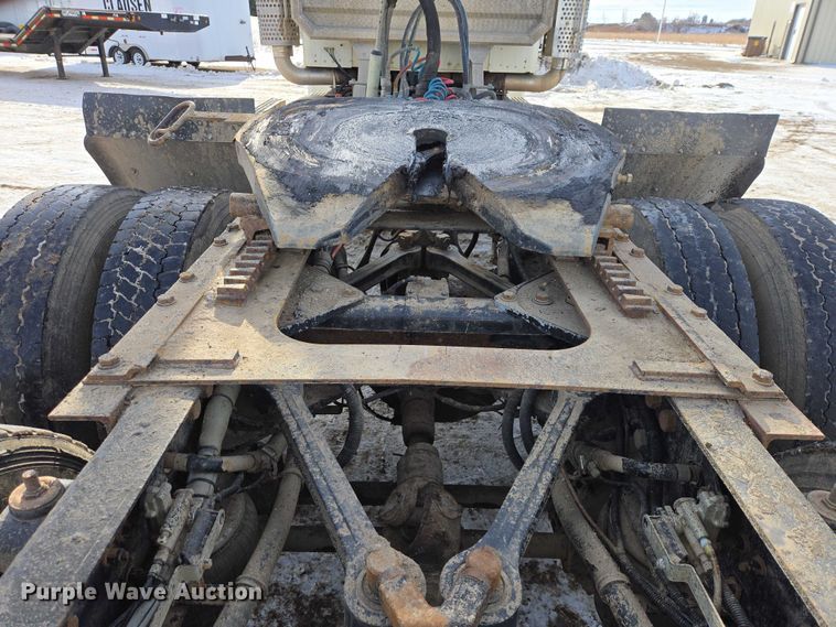 image for item EB1291 2001 Kenworth W900 semi truck