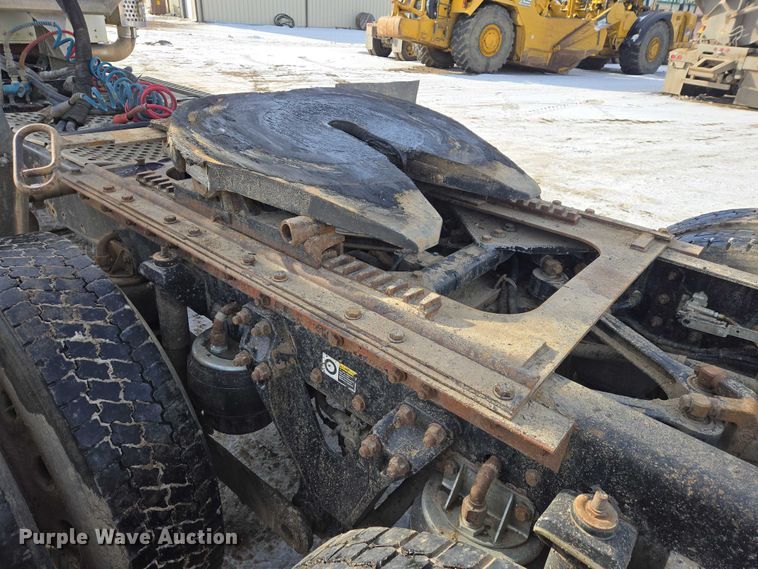 image for item EB1291 2001 Kenworth W900 semi truck