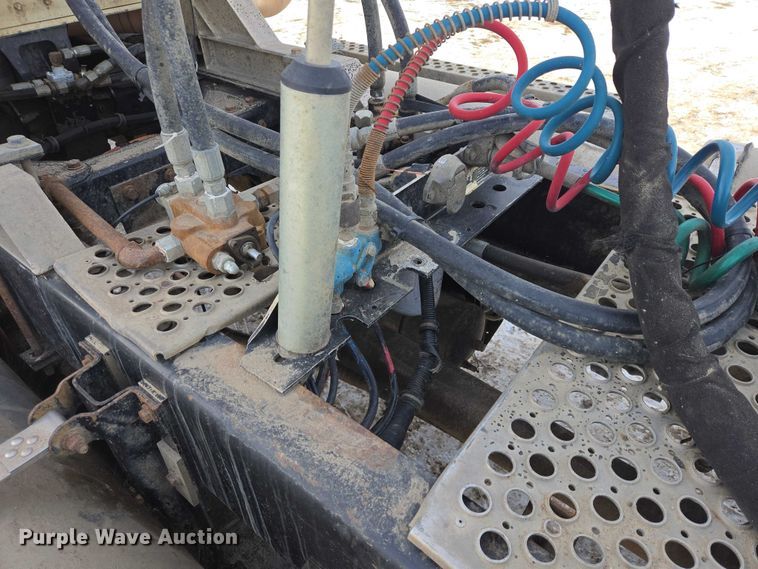 image for item EB1291 2001 Kenworth W900 semi truck