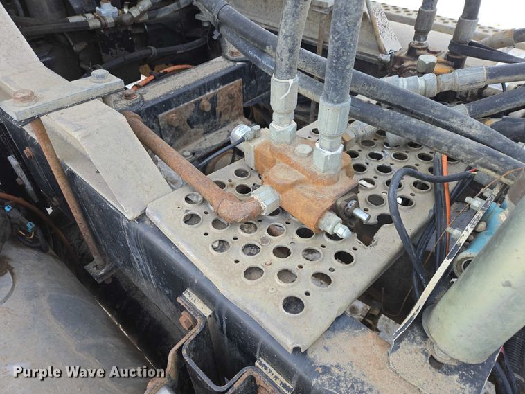 image for item EB1291 2001 Kenworth W900 semi truck