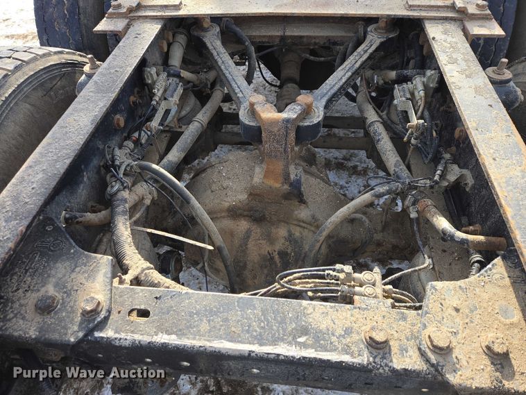 image for item EB1291 2001 Kenworth W900 semi truck